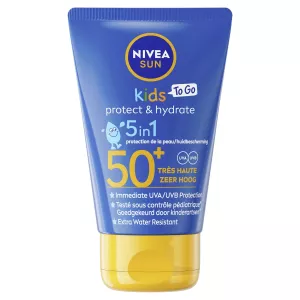 Sun Kids To Go protect & hydrate 5 en 1 FPS 50+ format de poche - NIVEA